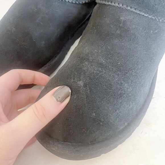 Ugg Bailey Button Short Boots Black Shearling Women's Size 9 - Picture 5 of 8